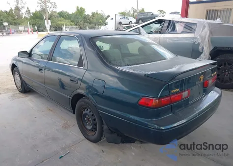 1998 Toyota Camry Ce/Le/Xle from USA, damaged, VIN 4T1BG22K2WU296053